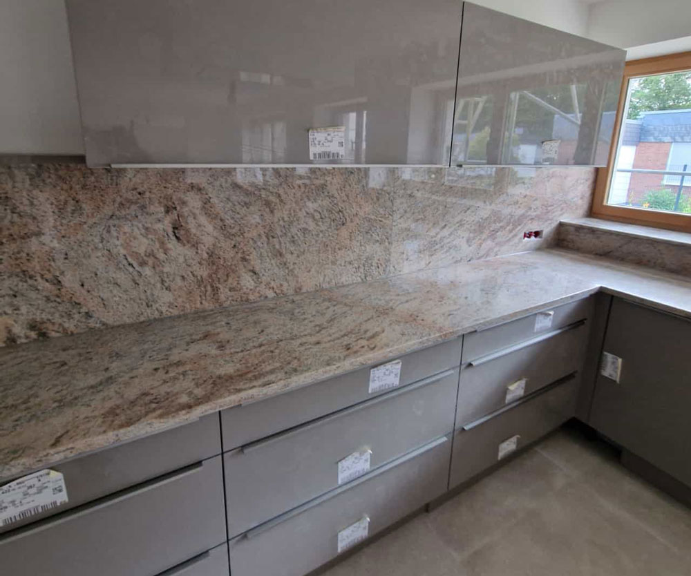 RWR | Reichardt Naturstein | Küchenarbeitsplatte Granit/Gneis Ivory